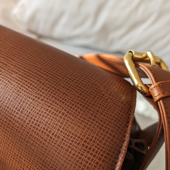 Huntington World Shoulder Bag - Picture 10 of 15